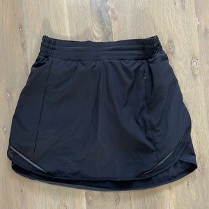 Lululemon black skirt